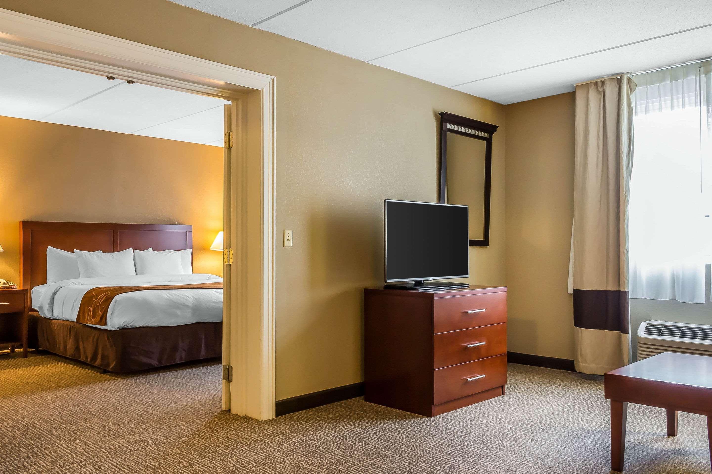 Comfort Suites Near Casinos Norwich Eksteriør bilde