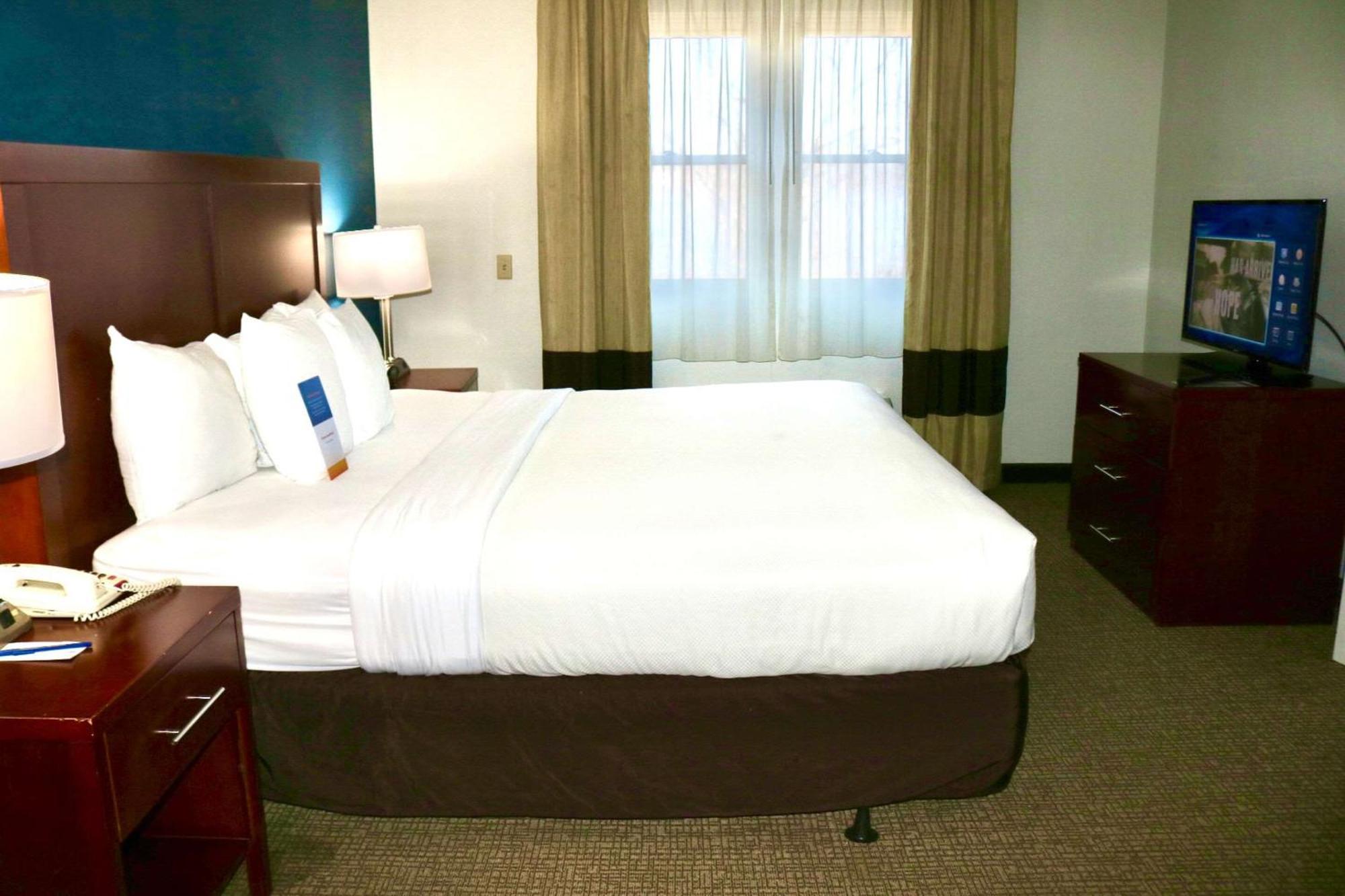 Comfort Suites Near Casinos Norwich Eksteriør bilde