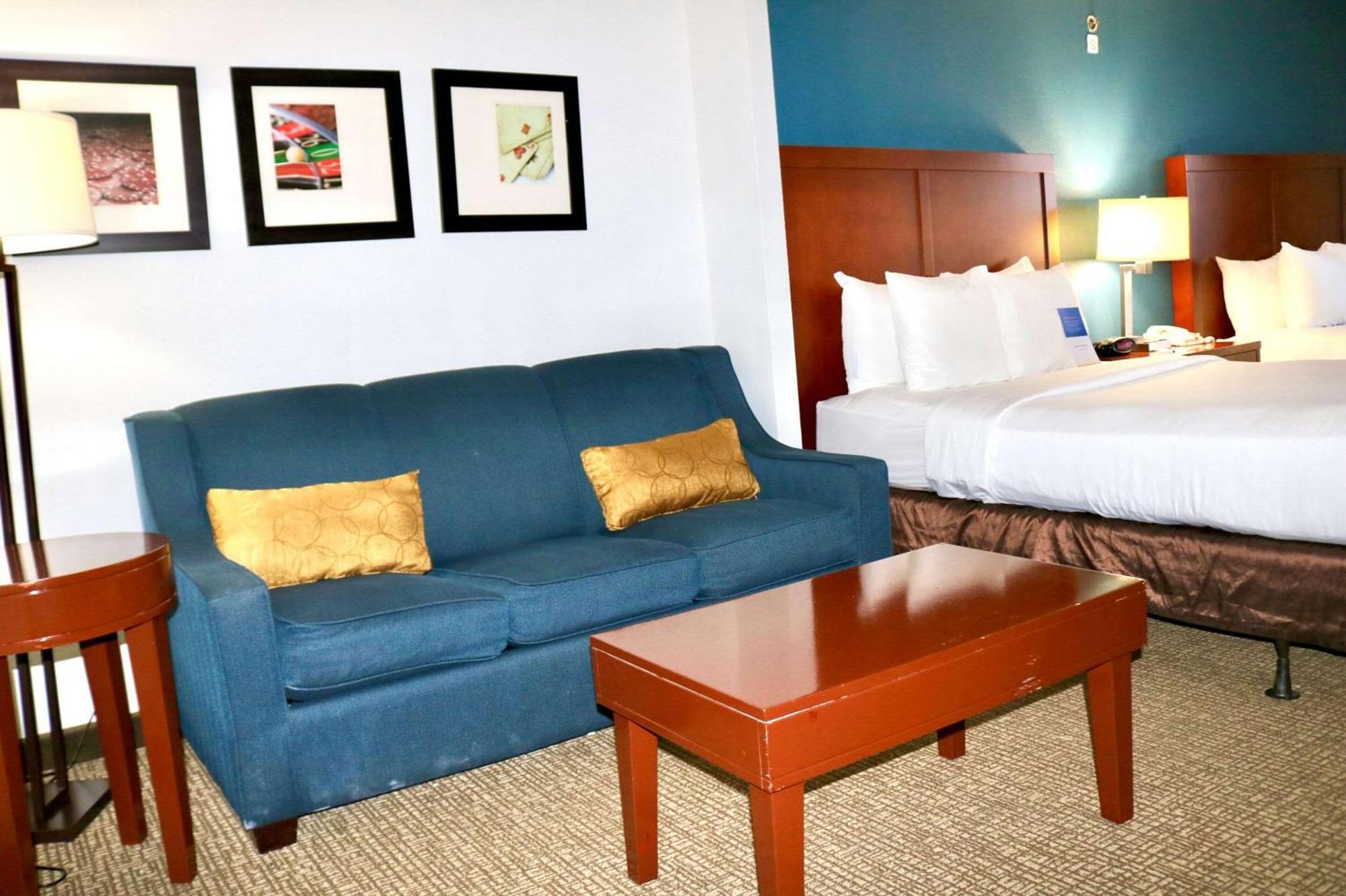 Comfort Suites Near Casinos Norwich Eksteriør bilde